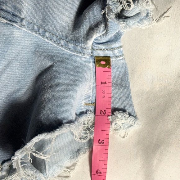 Shein Women’s Light Wash Distressed Jean Shorts Size L – Frayed Hem, High Rise - Picture 6 of 10